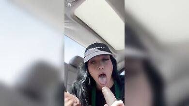 Starbucks Employee Receives Huge Load As Tip For Her Great Service